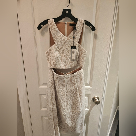 BCBG Max Azaria NWT "Ellyson" Crop Top & Skirt Pairing Size S - Picture 1 of 12